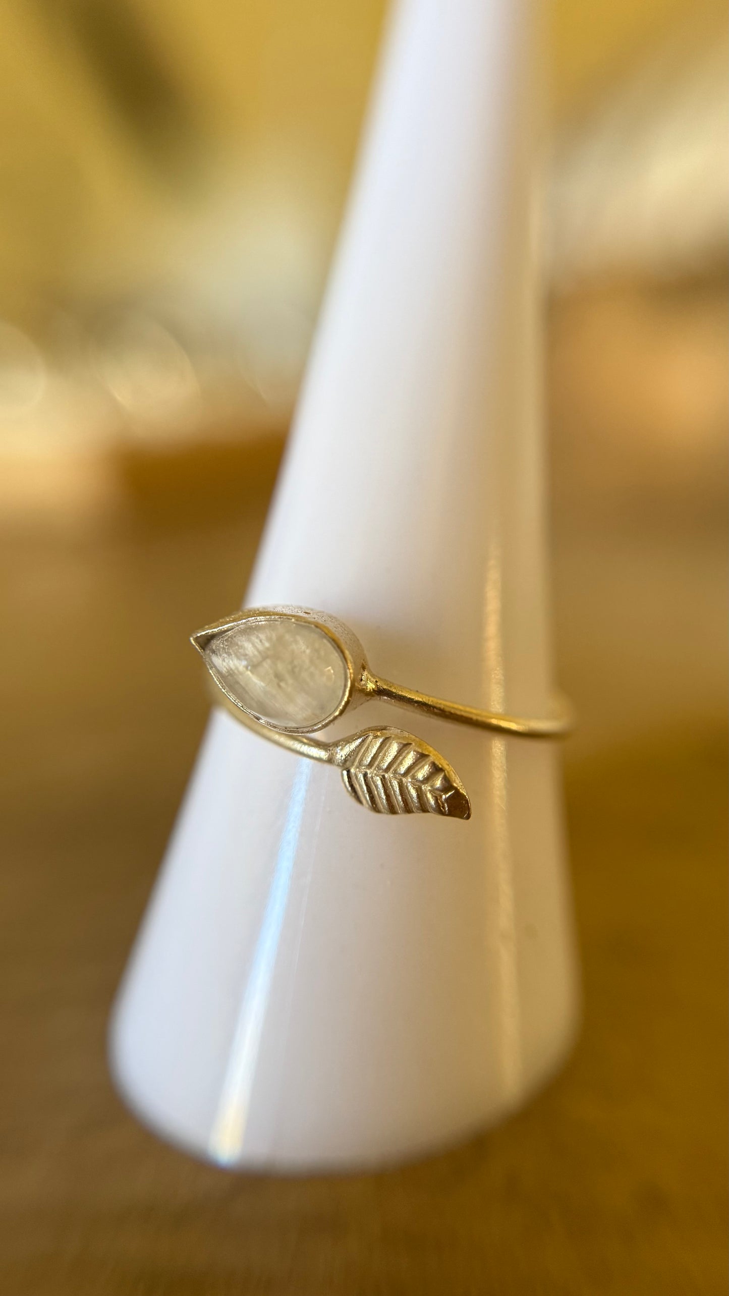Anillo piedra luna con hoja ajustable - Plata 925