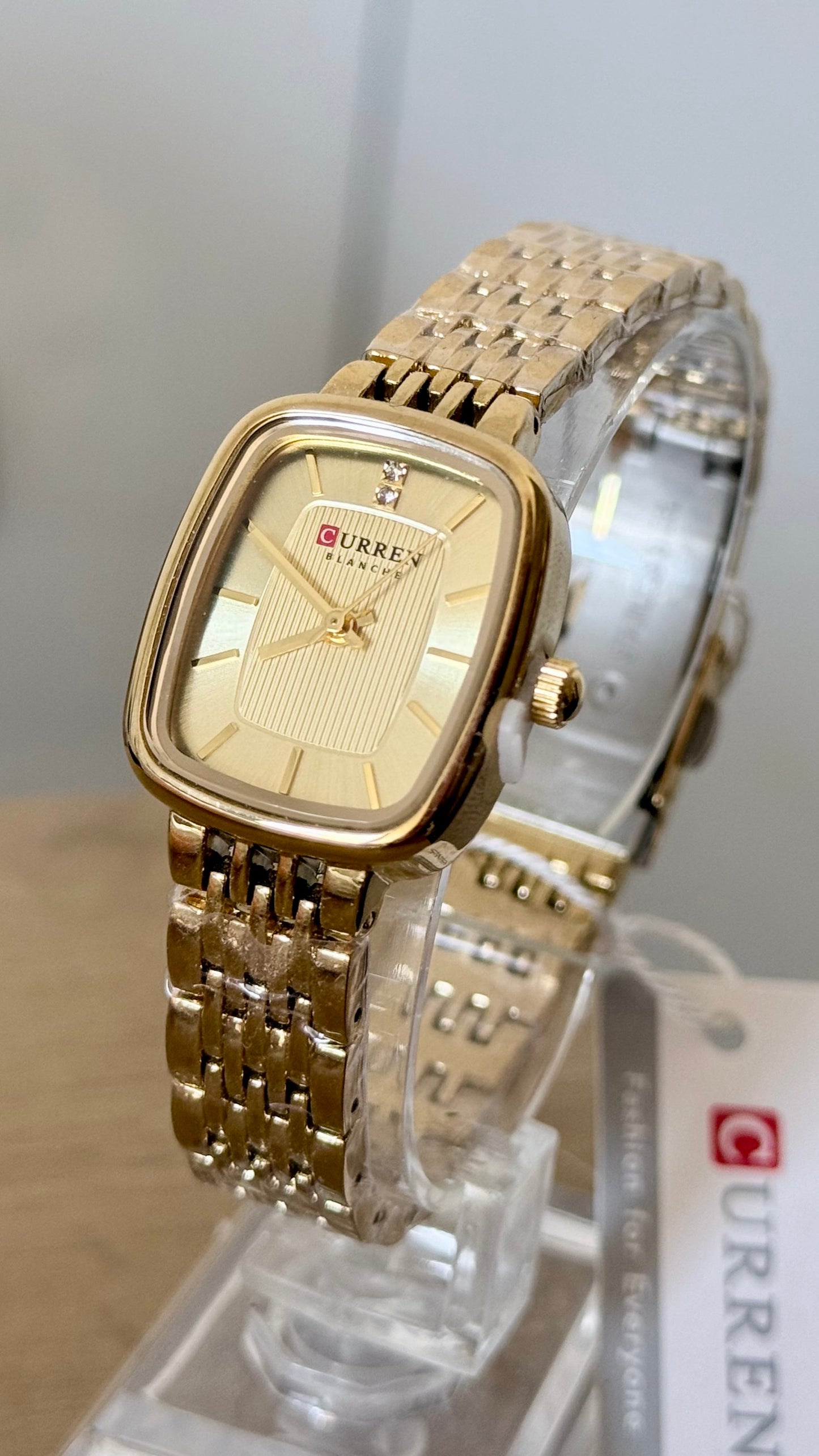 Reloj Curren de dama - Dorado