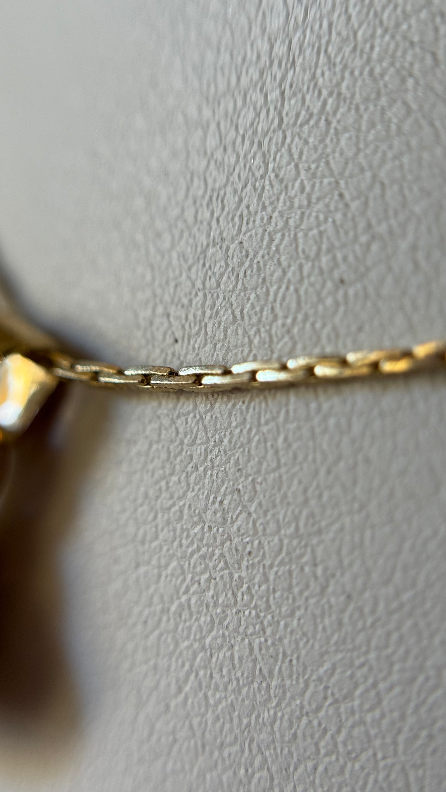 Gargantilla con dije corazón - Enchapada en oro 18k